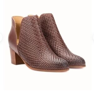 Vintage Foundry Boho Brown Woven 100% Leather Ankle Boots